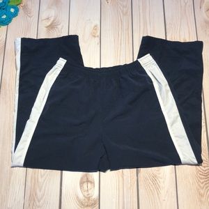 Nike women’s athletic track capris